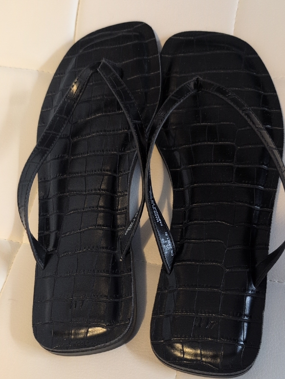 Women’s H&m Black Croc-Embossed Flip Flop Sandals